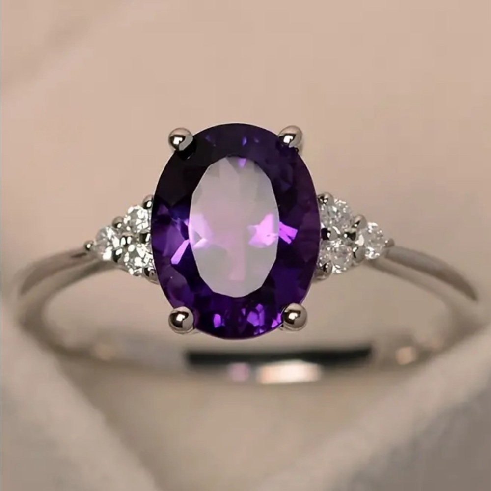 New Oval Amethyst Color Rhinestone Sivertone Ring Size 8
